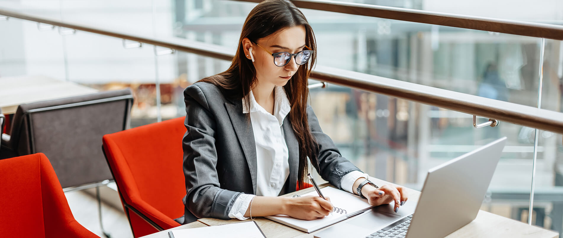 MWC 2024丨j9官网全新Wi-Fi 7和蓝牙5.4模组组合，为PC提供巅峰无线连接体验